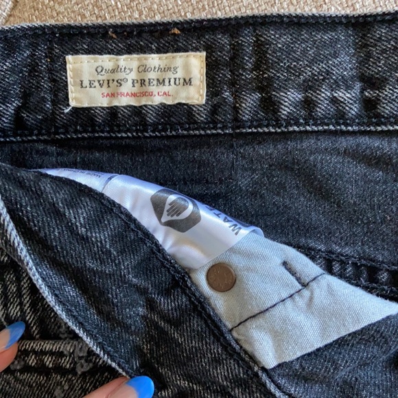 Levi’s 501 Denim Shorts - Picture 3 of 5